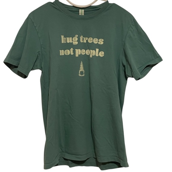 softshirts Tops - Green Graphic Tee Softshirts Organic “Hug Trees” Size Small